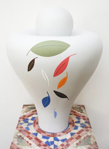 Le Pigeon 1 - 2015, carrelage, bois et résine sur socle, 160 x 32 x 32 cm