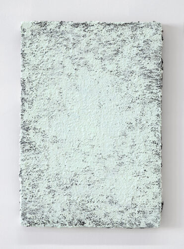 Playground - 2022, acrylique et terre sur coton, sur bois, 45 x 31 cm