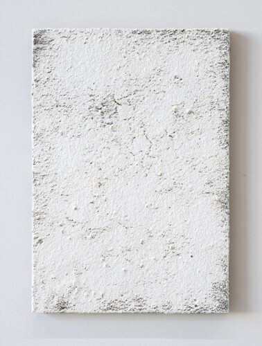Playground - 2022, acrylique et terre sur coton, sur bois, 45 x 31 cm