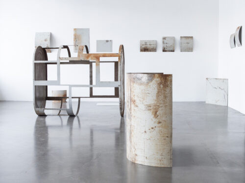 Sans titre (cuve, découpe de 15 feuilles) - 2023, cuve à fioul, dimensions variables